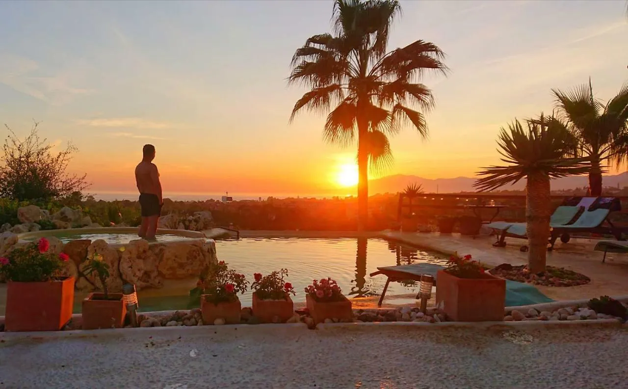 Sunset Villa Marbella - Infinity Pool & Sea View Homestay